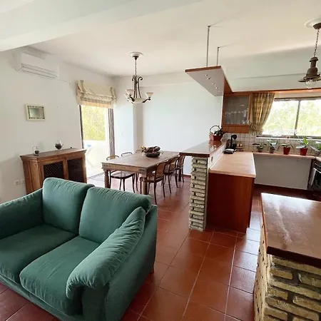 Apartament Stunning Beachfront Stratos Nerántza