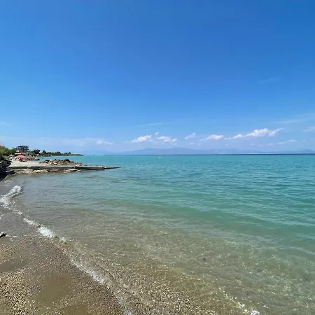 Stunning Beachfront Stratos * Nerantza