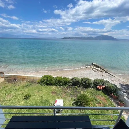 Apartamento Stunning Beachfront Strátos *