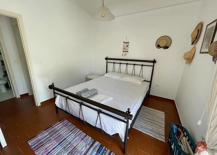 Stunning Beachfront Stratos شقة *