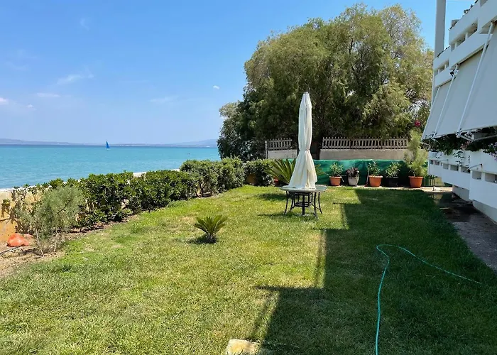 Апартаменты Stunning Beachfront Stratos *