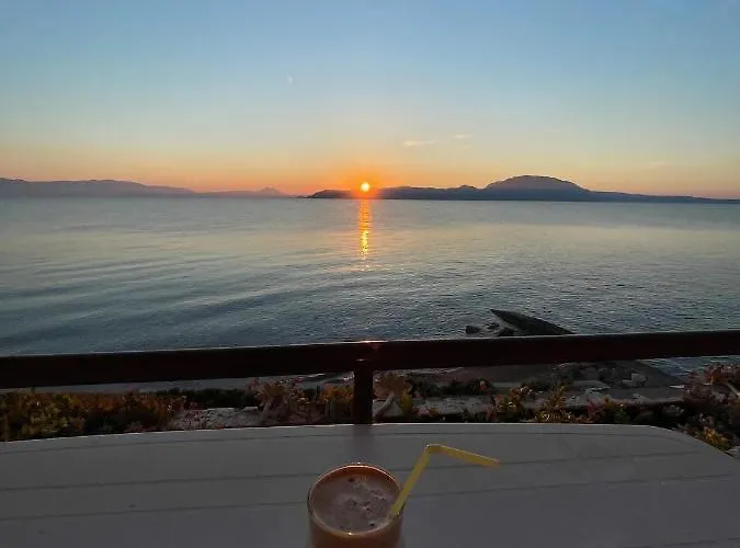 Stunning Beachfront Stratos