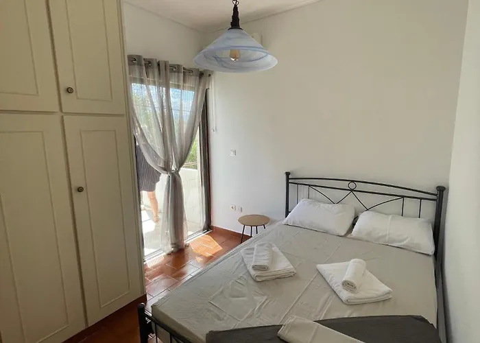 Stunning Beachfront Stratos شقة *