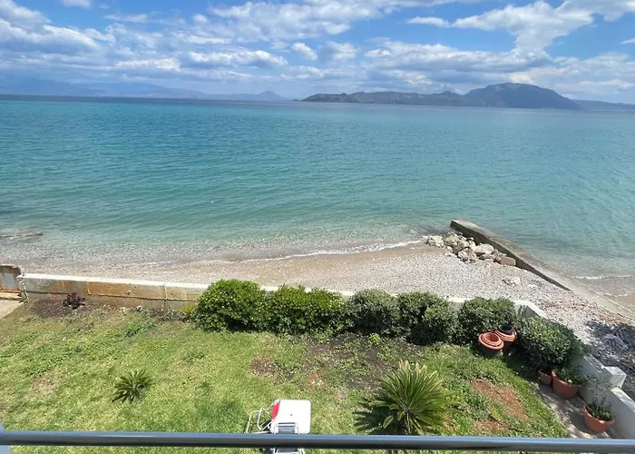 شقة Stunning Beachfront Stratos *